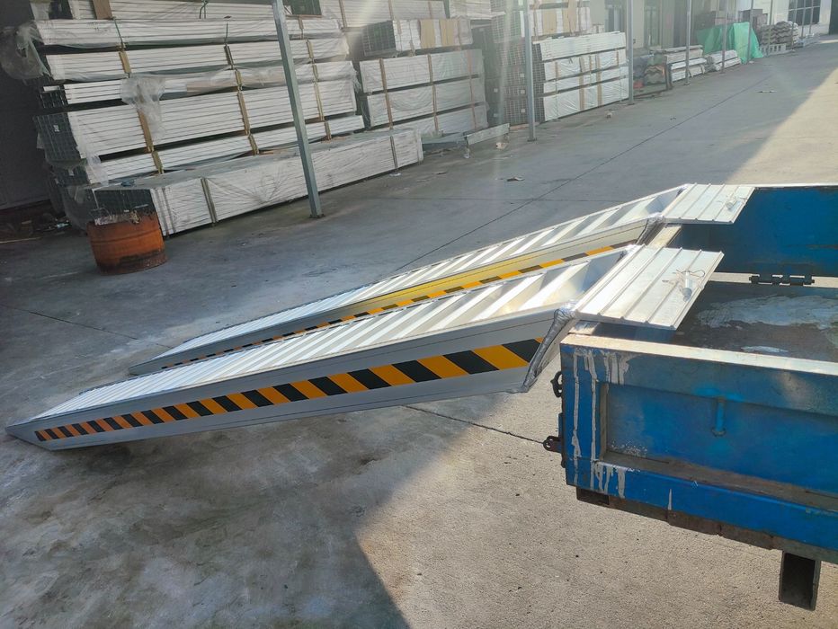 Продавам рампи-пътеки за товарене