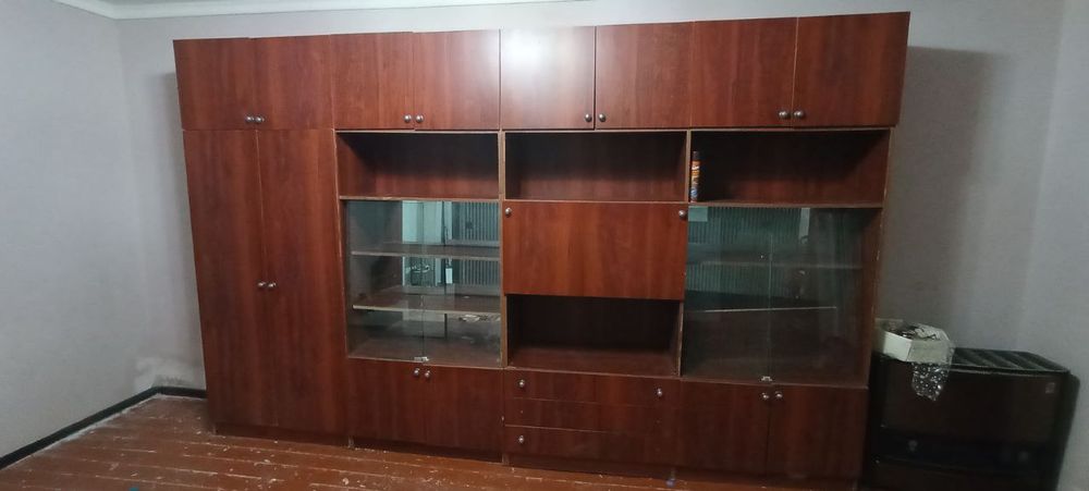 Стенка сотилади срочно