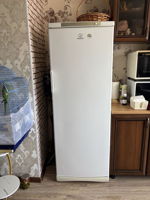 Продам морозильную камеру индезит