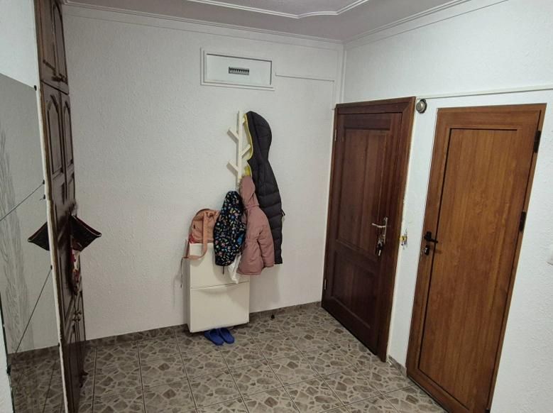 Дава се под наем Четиристаен апартамент в София, Слатина - 110 кв.м за 650 € - Снимка #10