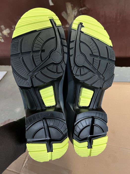 Vand sandale protectie Uvex marimea 43