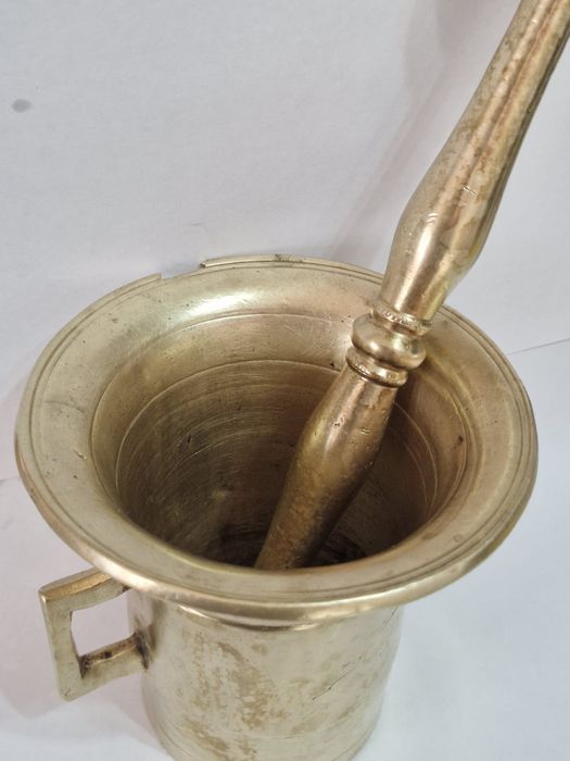 Mojar vechi cu pistil (piuă)