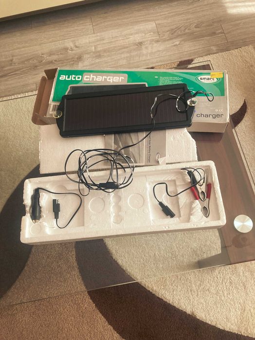 Соларно зарядно за батерии/акумулатори