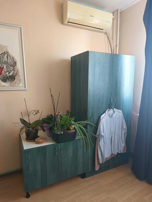 Apartament semidecomandat cu trei camere