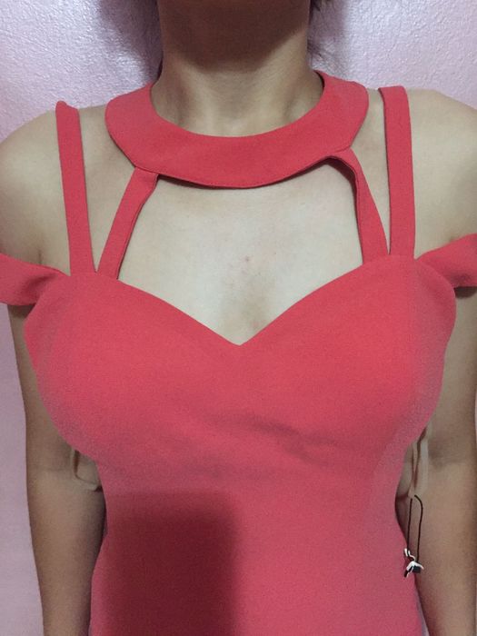 Продам платья новые