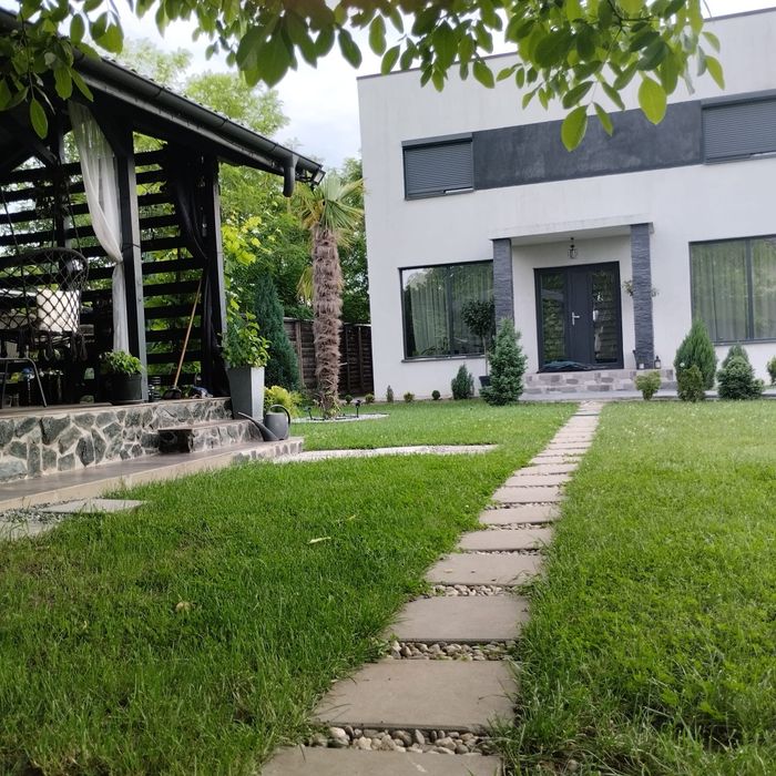 Vand sau Schimb casa in Clocociov