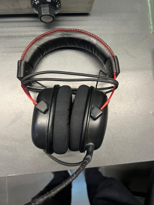 Наушникии HyperX