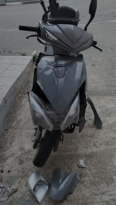 Продаю скутер м8