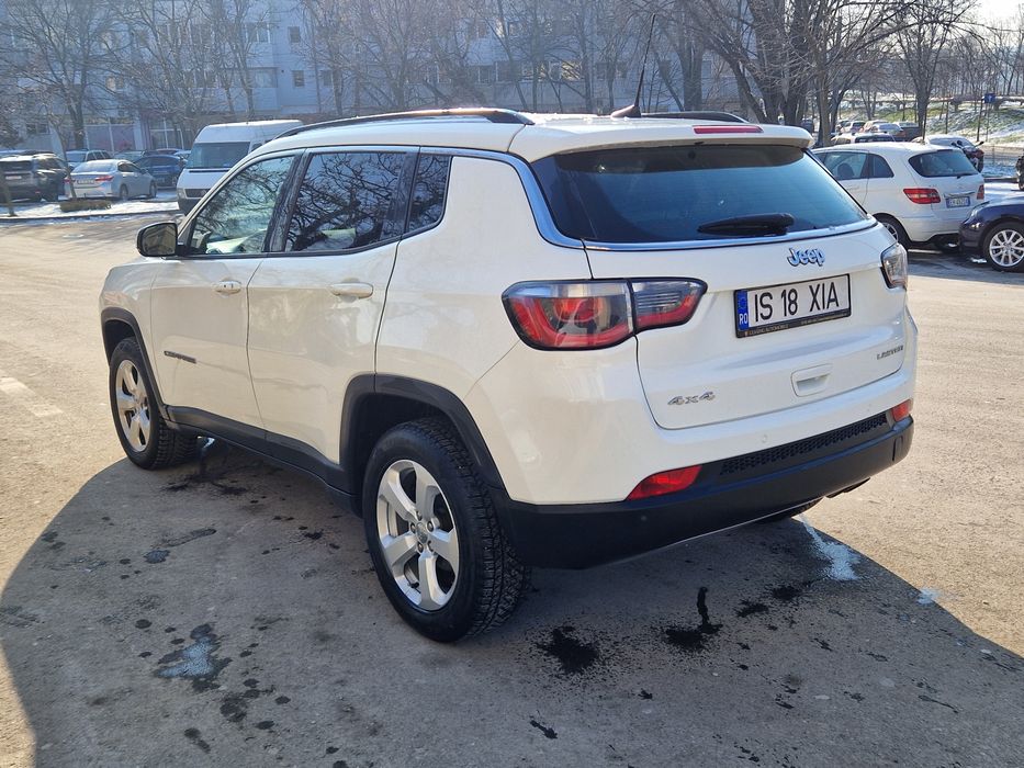 Vând JEEP Compass 4x4