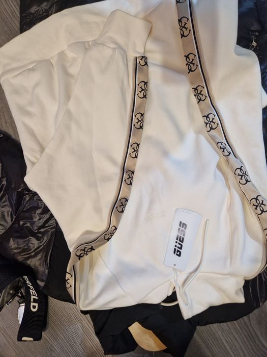 The north face,Guess,Karl