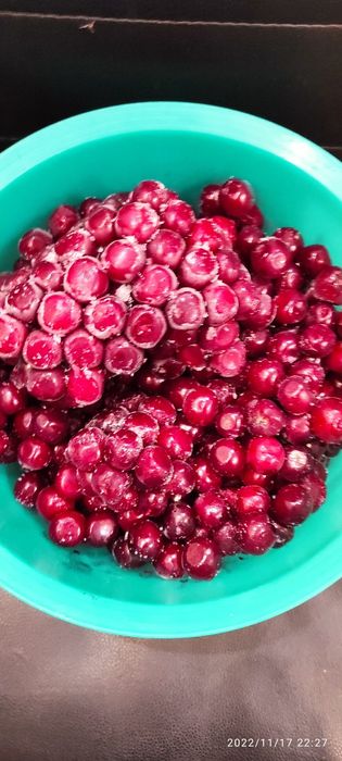 Вишня замороженная