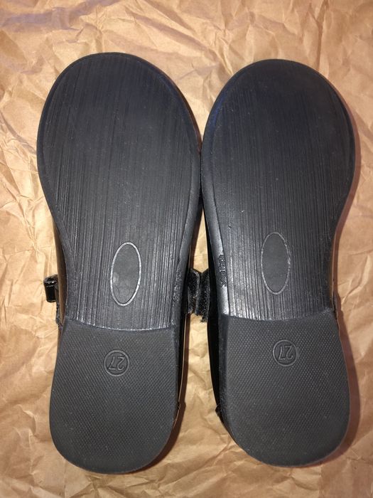 Pantofi noi din piele naturala lacuita pt fete