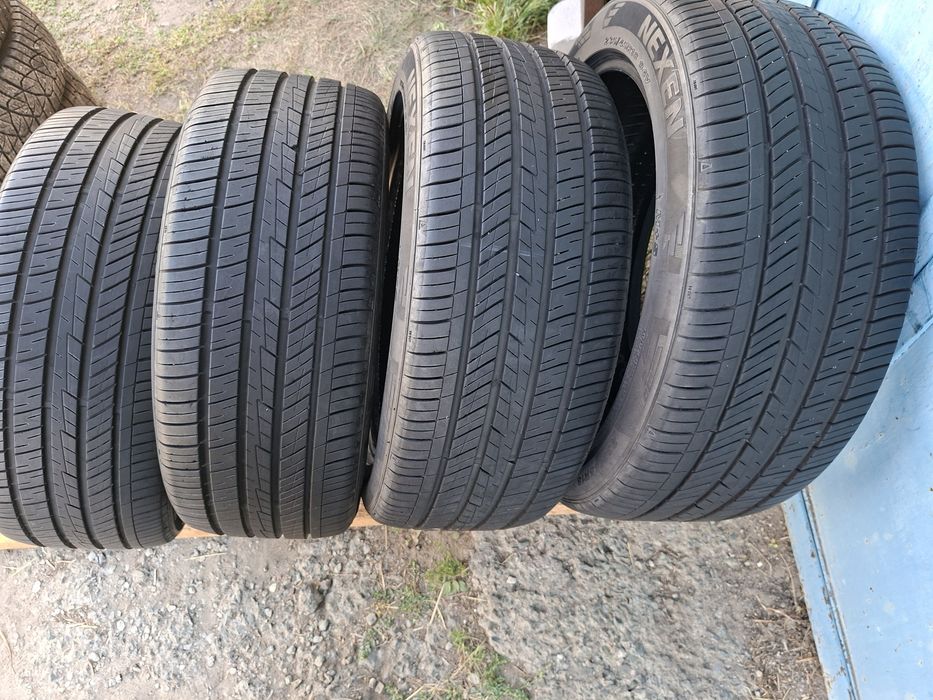 Продам шины. 235/45/18 нексен