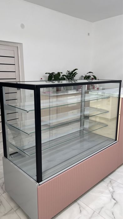 Витрина “Corboma” +мебель