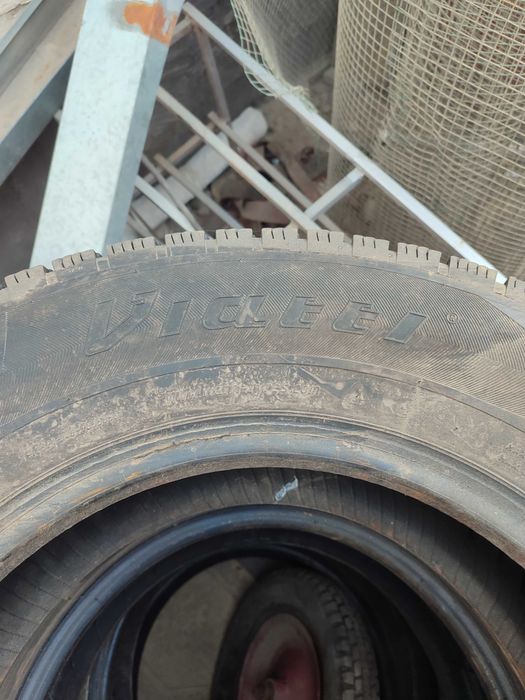 Продам шины 235/65/16с