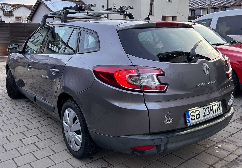 Vand Renault Megane 3  sau schimb cu rulota