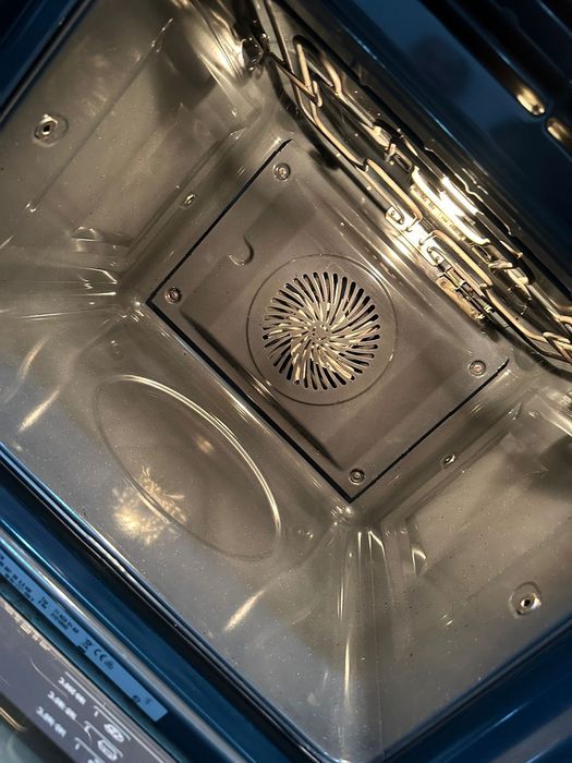 Фурна за вграждане AEG