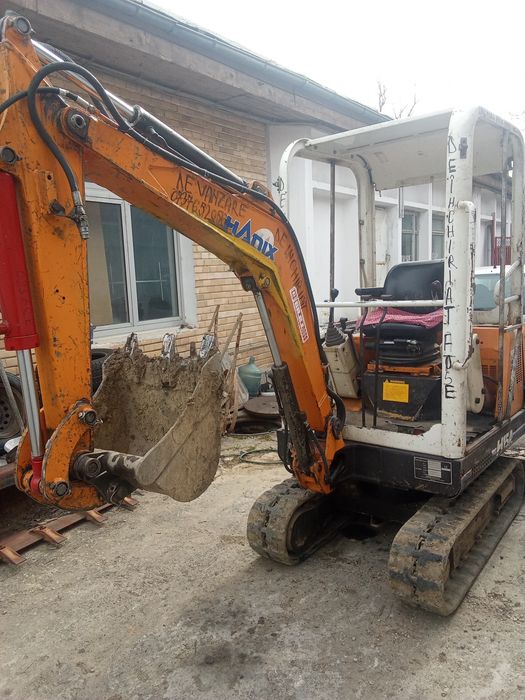 Mini excavator Hanix italian Breaza de Jos • OLX.ro
