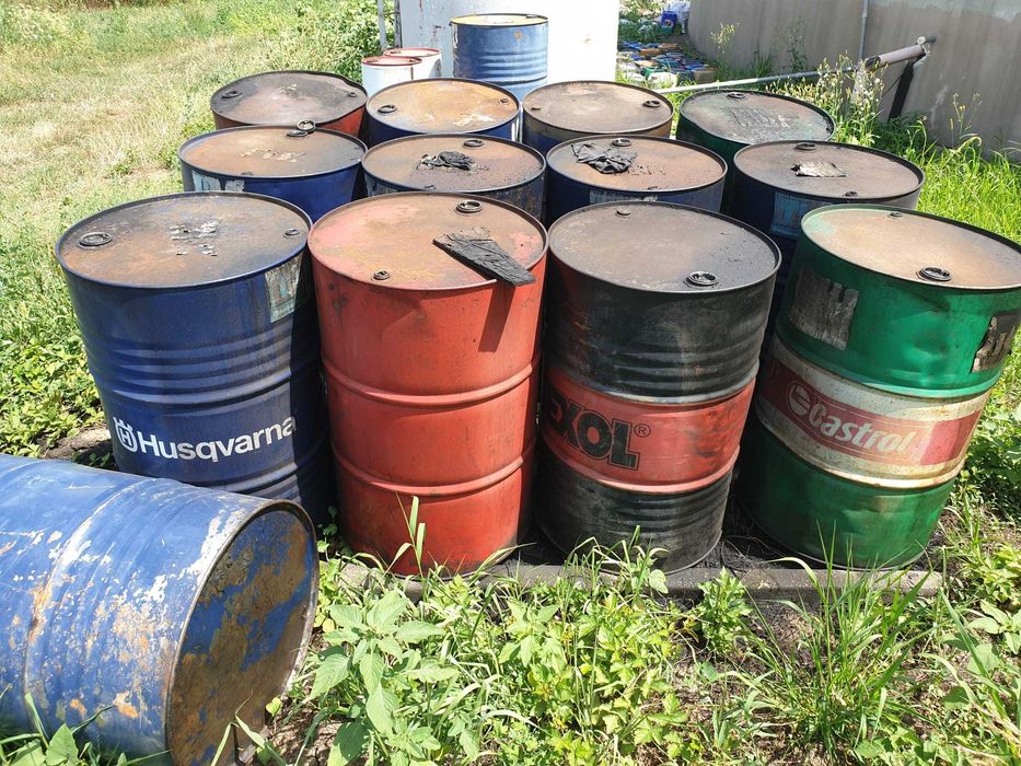 Ulei uzat ars provenit din service auto.