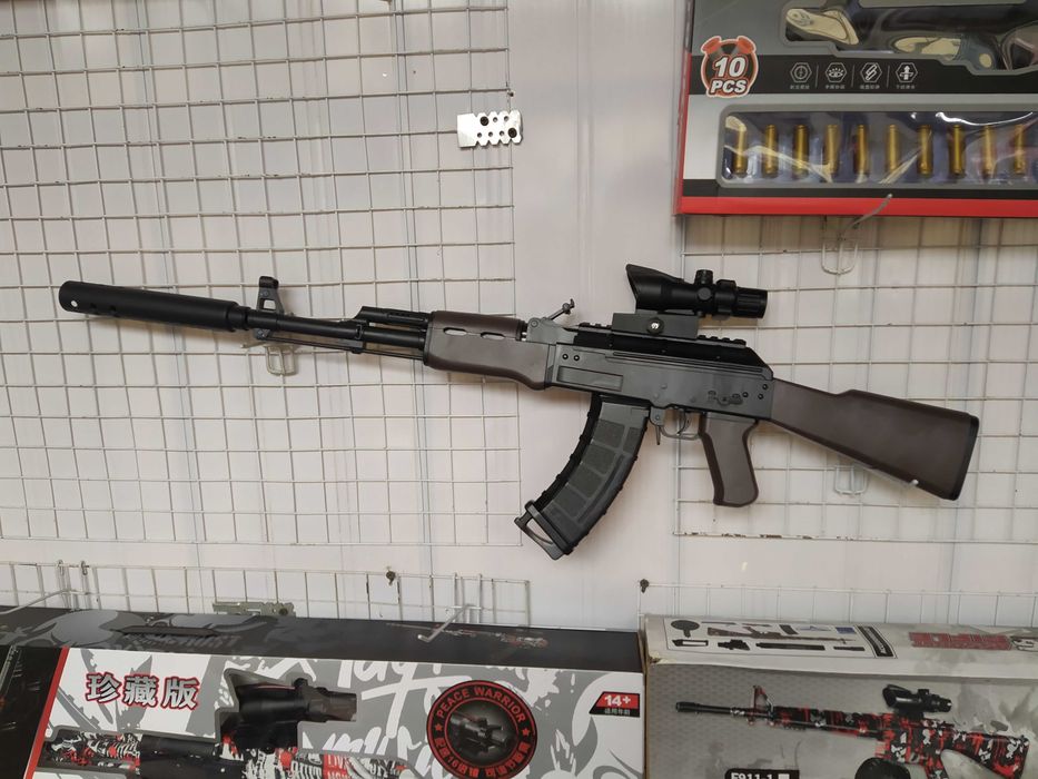 **"Маленькие Герои: Захватывающие Приключения с Arbizz M416!"**