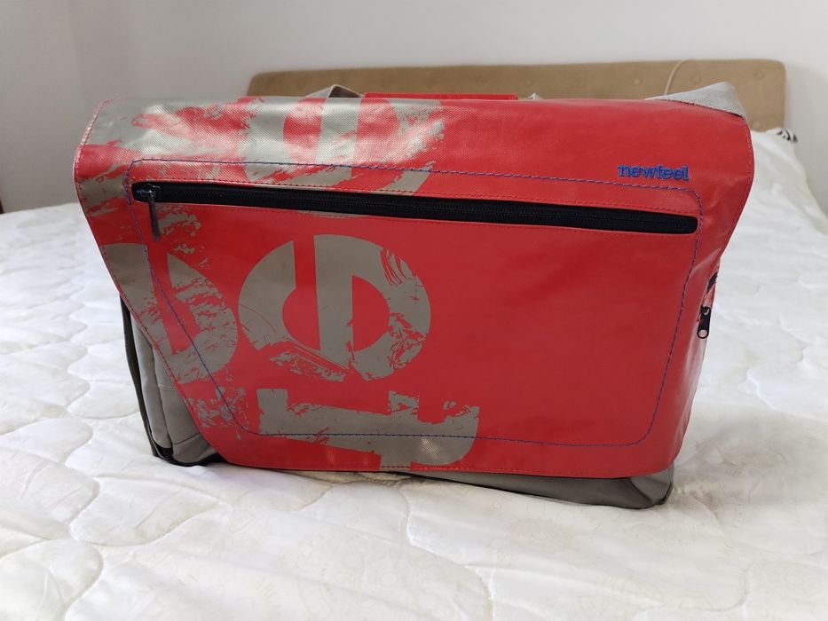 Geantă versatilă laptop spațioasă