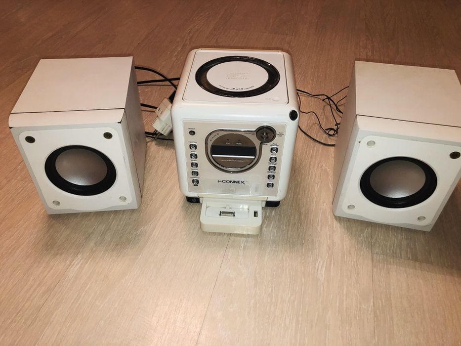 Radio CD IPhone I-connex ipod docking station