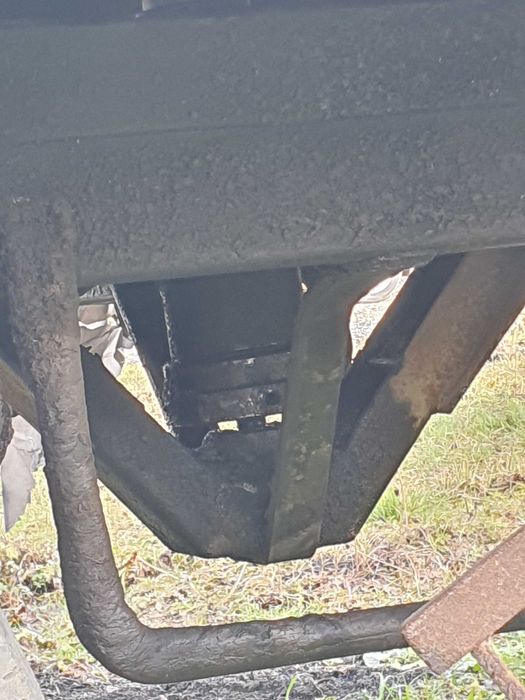 vând semănătoare prășitoare 6 rânduri, remorcă agricolă