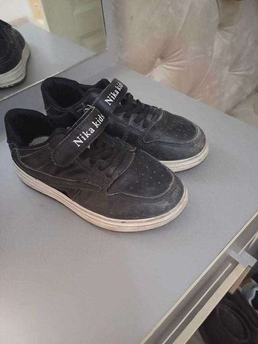 Продаются детские ботинки