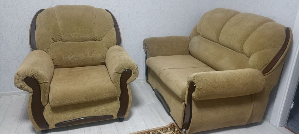 Продам 2 дивана.