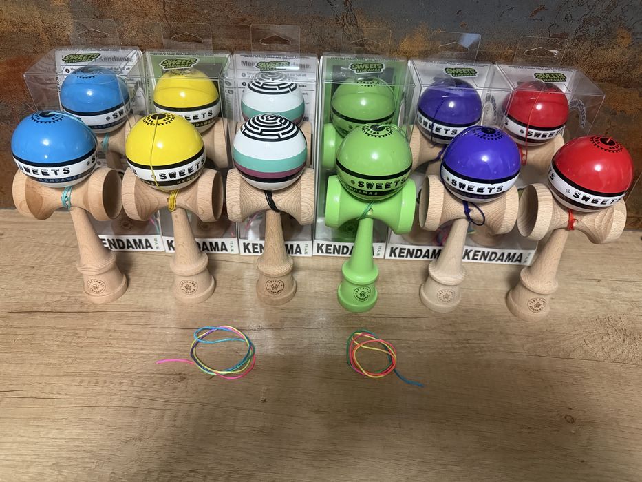 Kendama Sweets , noi, in cutie, cu ata de schimb