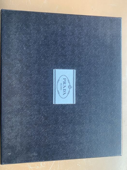 Дамски кадифени обувки Prada