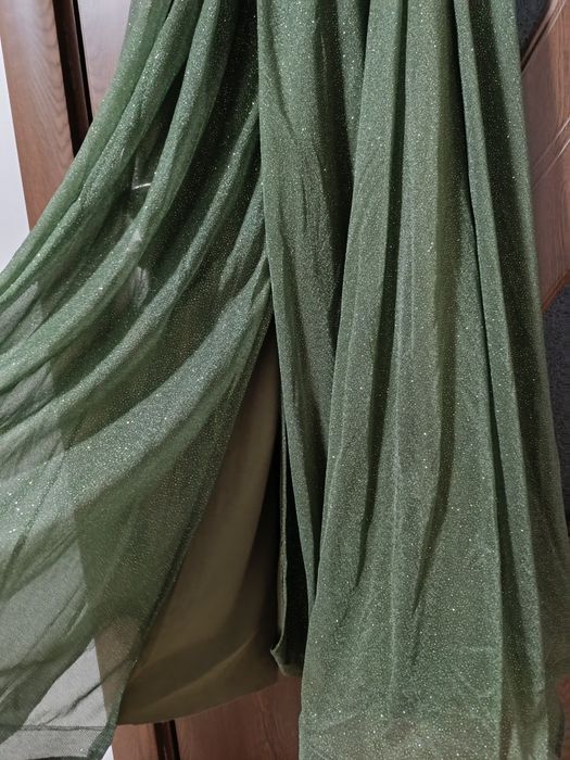 Официална рокля размер С