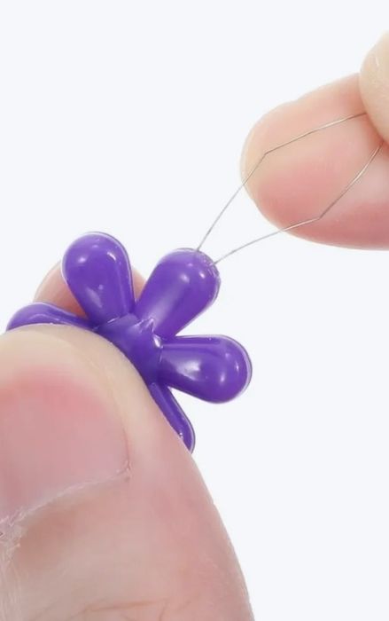 Нитковдеватель - для иголок всех видов