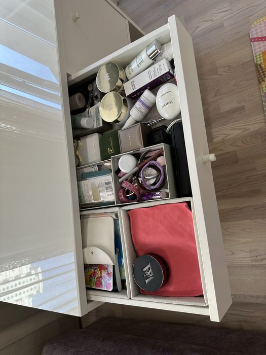 Косметический стол IKEA