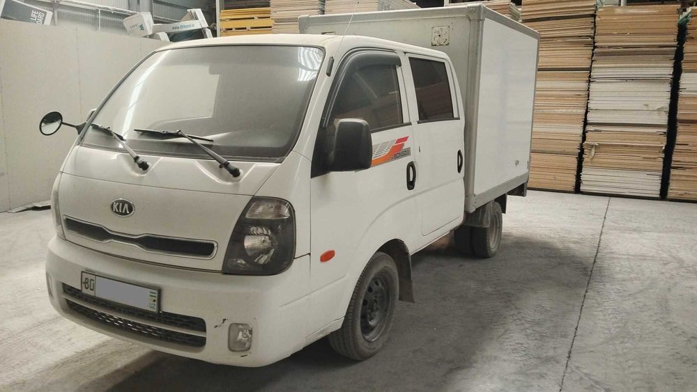 Kia Bongo 3 / 2005 год срочно продается