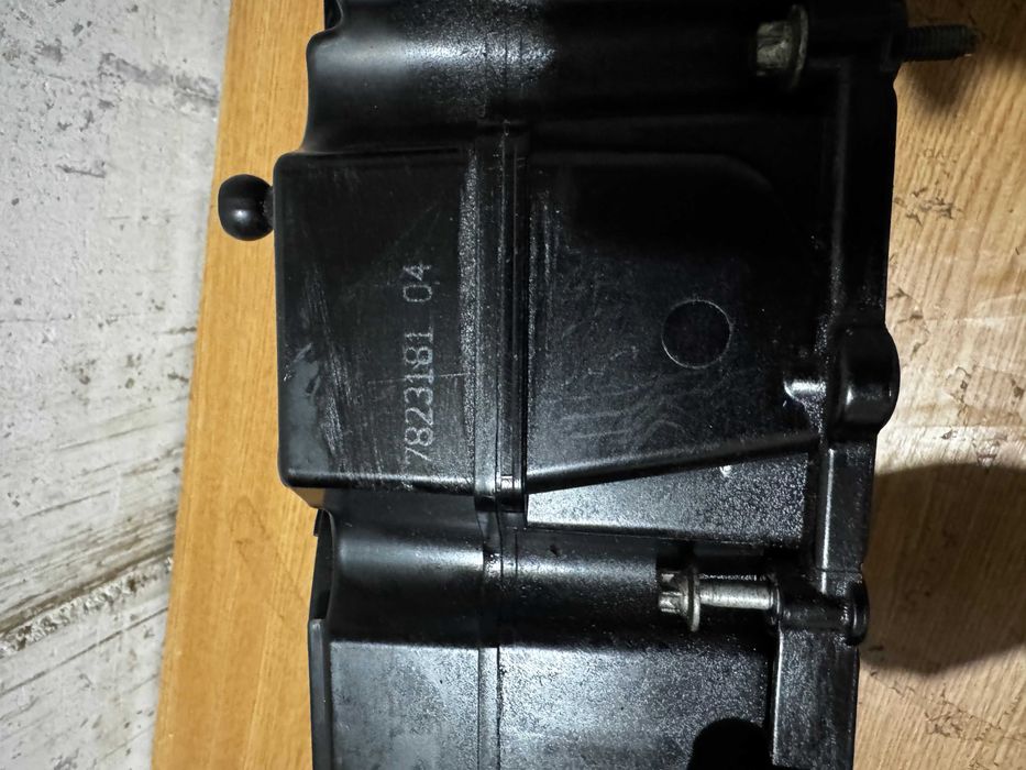 Capac culbutori tacheti chiulasa original BMW motor N57 3.0 diesel BMW X5 E70 F15 X6 E70 E71 Seria 5 F10 Seria 3 F30 Seria 4 F32 F36