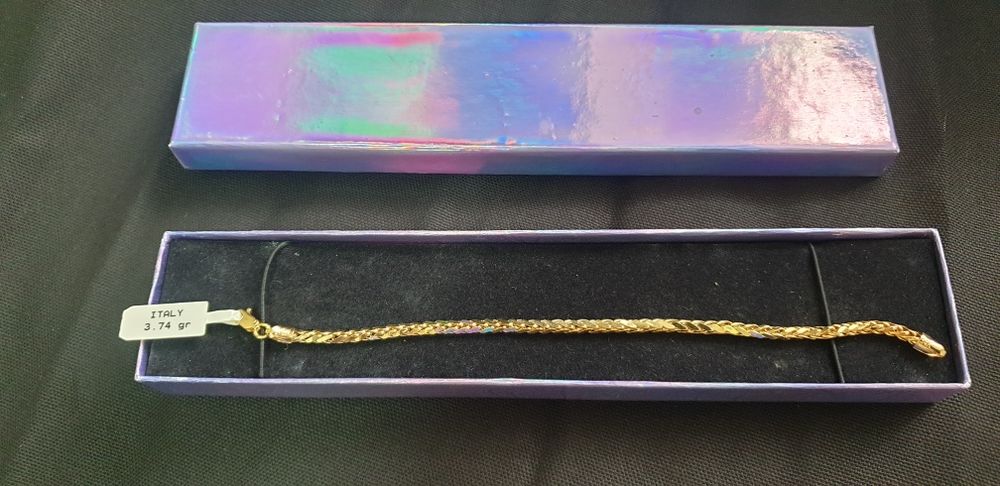 Продам браслет новый