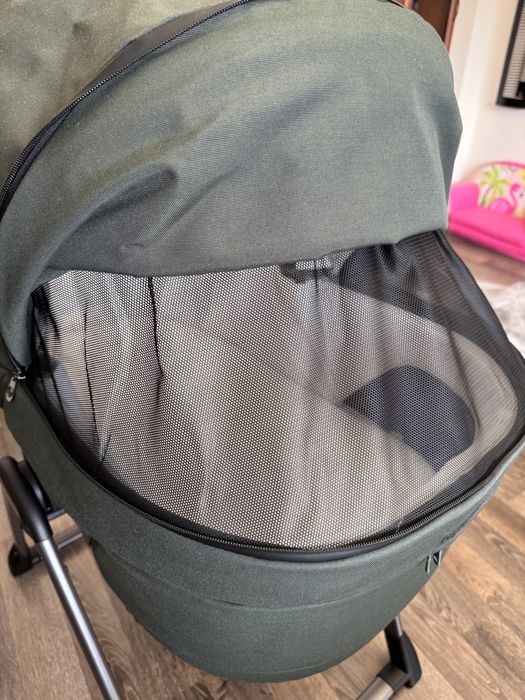 Продава се кош за новородено със стойка за вкъщи PEG PEREGO Culla belvedere