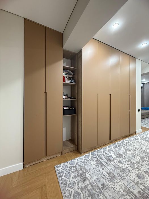 Кухонный гарнитур, шкаф и.т.д