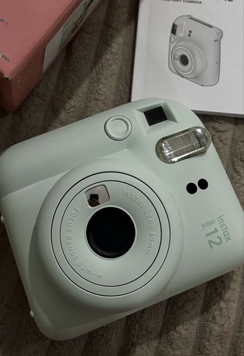 продам камеру instax mini