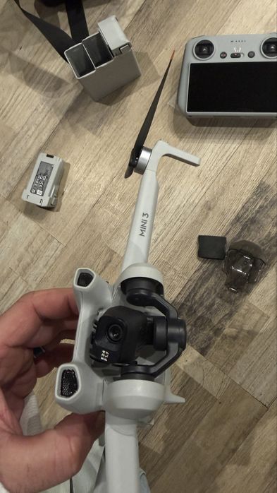 De Vanzare DJI MINI 3 Fly More Combo