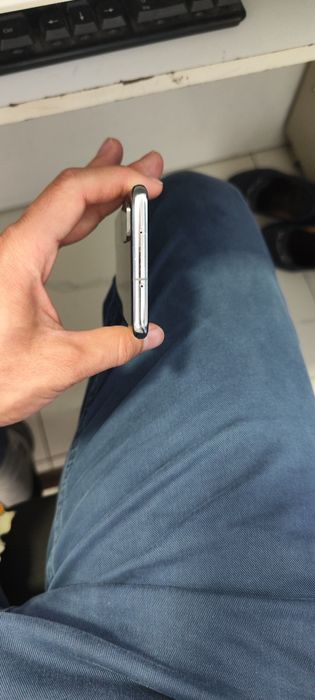 Samsung S20.  12   128gb