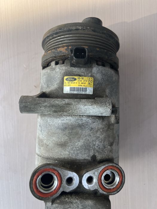 Продам компрессор кондиционера на форд