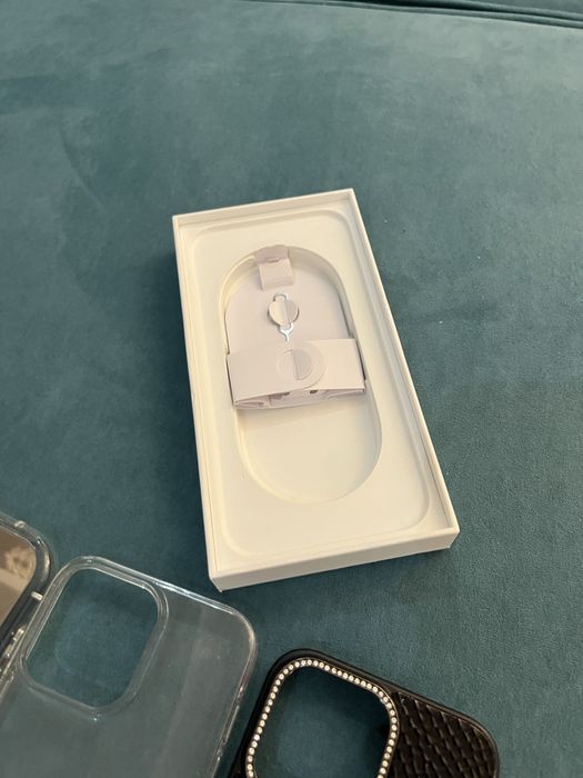 Продам iPhone 16 Pro Max