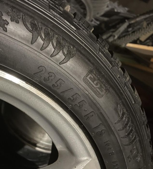 Зимни гуми 235/55 18