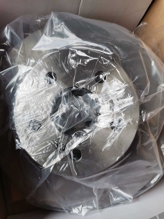 задни спирачни дискове за мерцедес 204