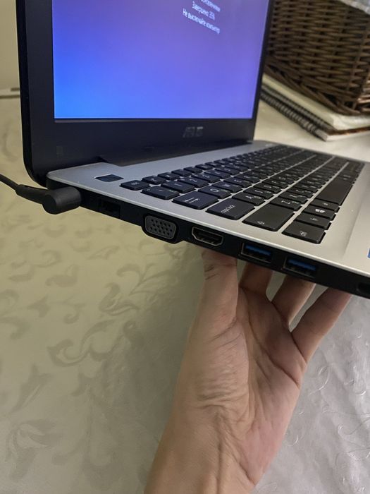 Ноутбук Asus X555U