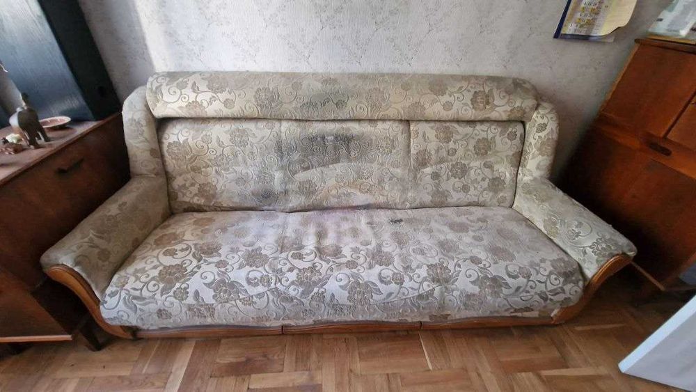 Отдам Диван и два кресла Бесплатно