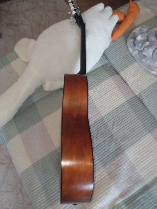 Винтажная гитара