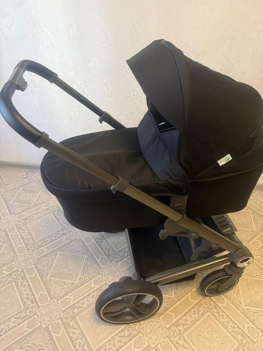 Продам детскую коляску зима , лето